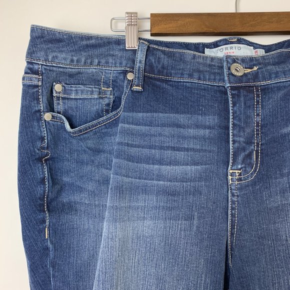 NEW Torrid sophia skinny midtown medium wash faded jean 22R - Picture 2 of 5